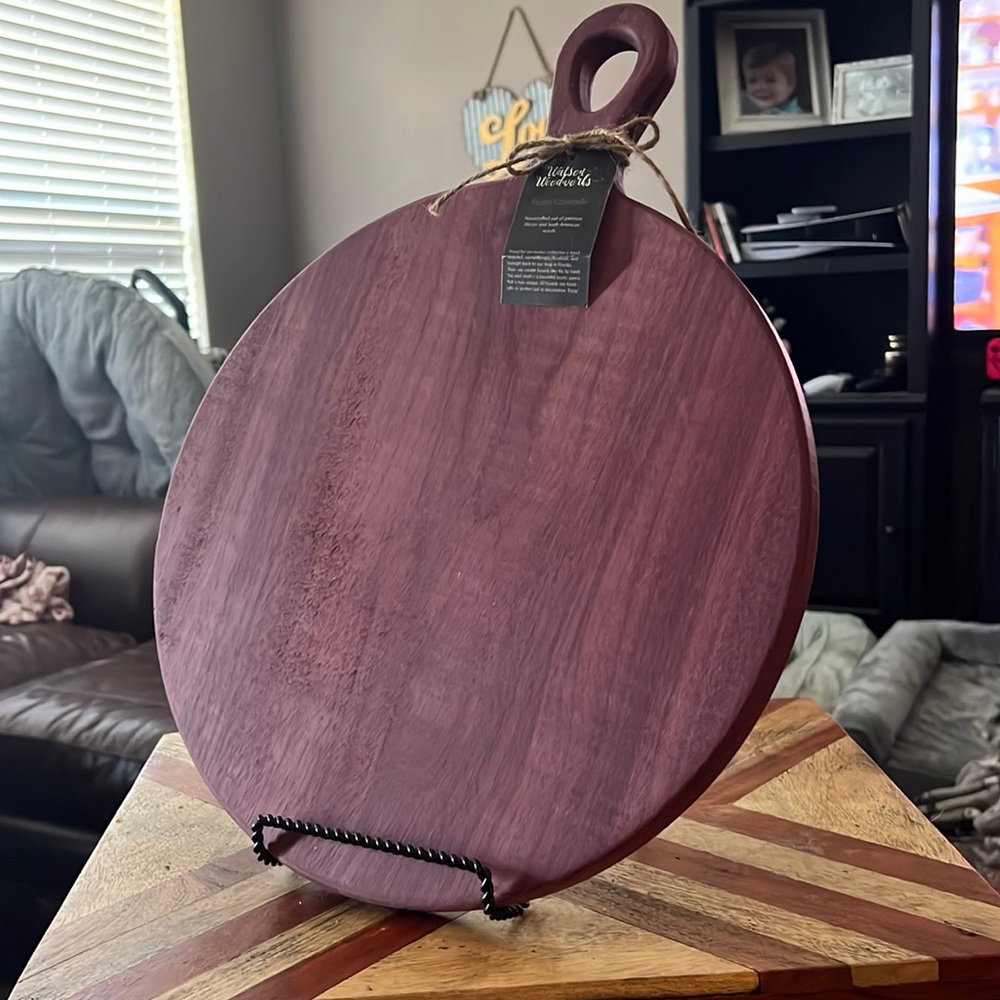 Wooden cutting board.